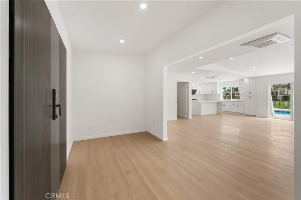 5191 E Lakeside Dr Palm Springs, CA 92264