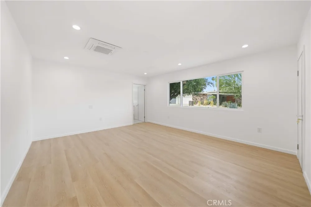 5191 E Lakeside Dr Palm Springs, CA 92264