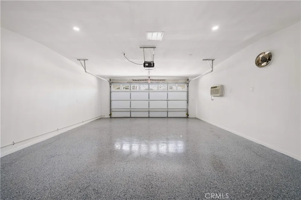 5191 E Lakeside Dr Palm Springs, CA 92264