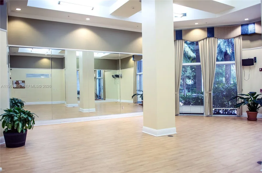 17145 Bay Rd #4203 Sunny Isles Beach, FL 33160