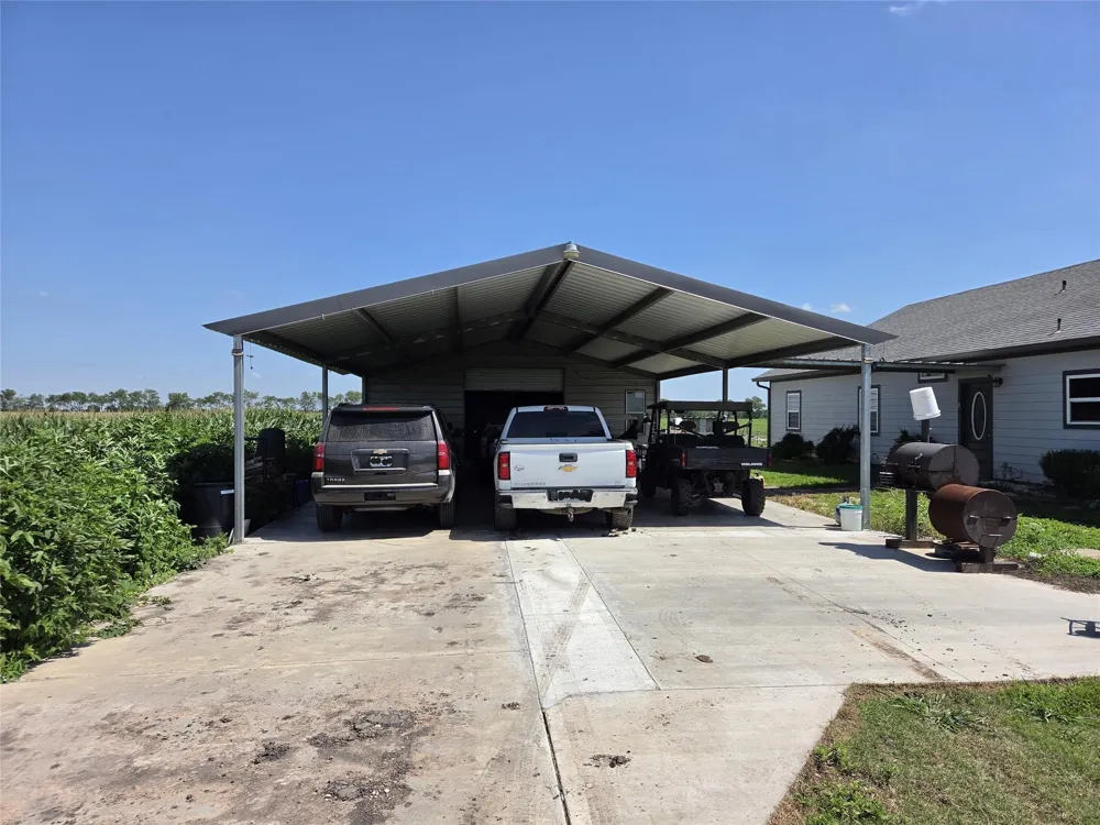928 County Road 316 Louise, TX 77455