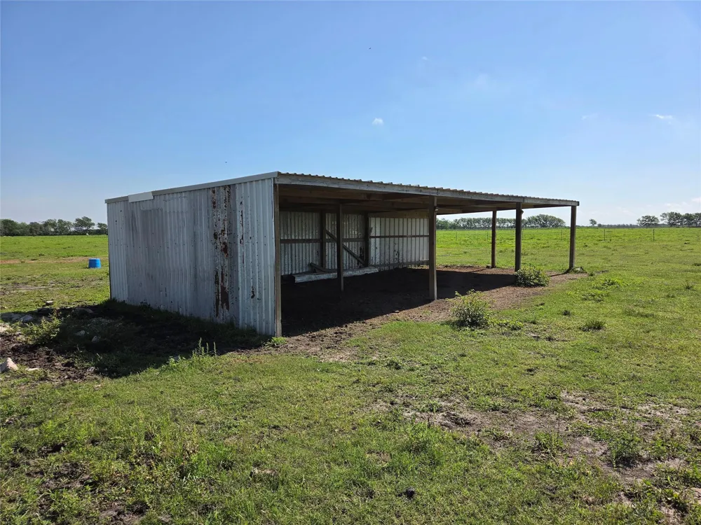 928 County Road 316 Louise, TX 77455
