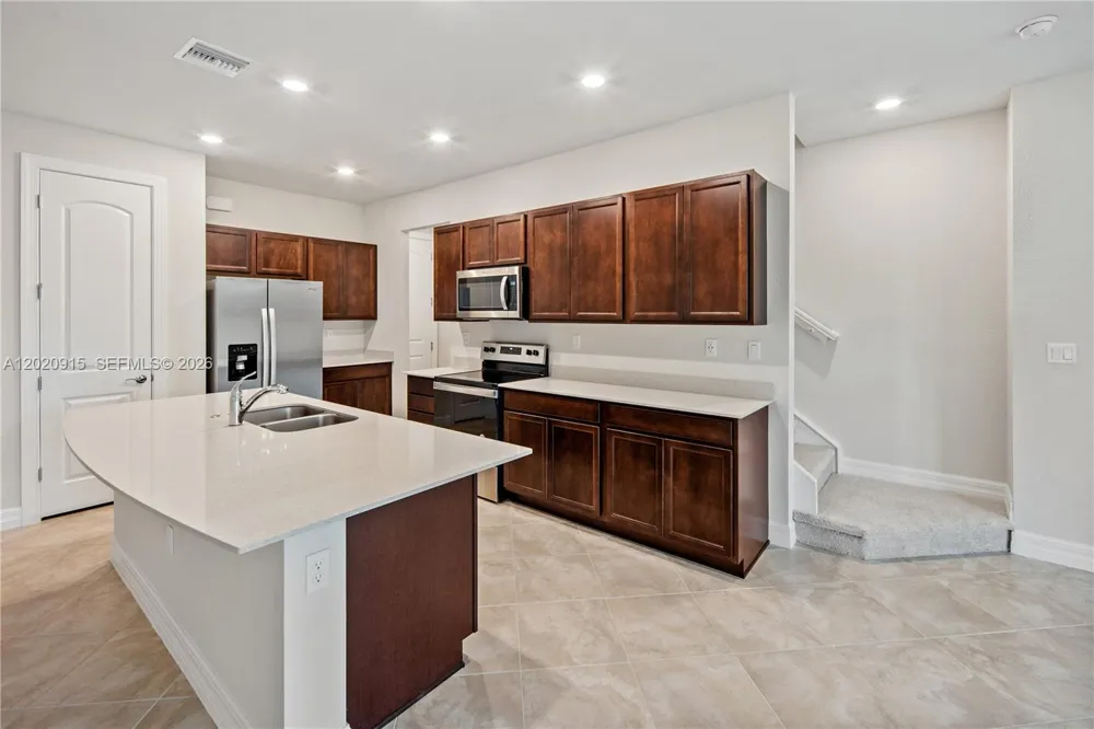 4488 E Appleton Cir E Oakland Park, FL 33309