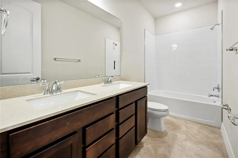 4488 E Appleton Cir E Oakland Park, FL 33309