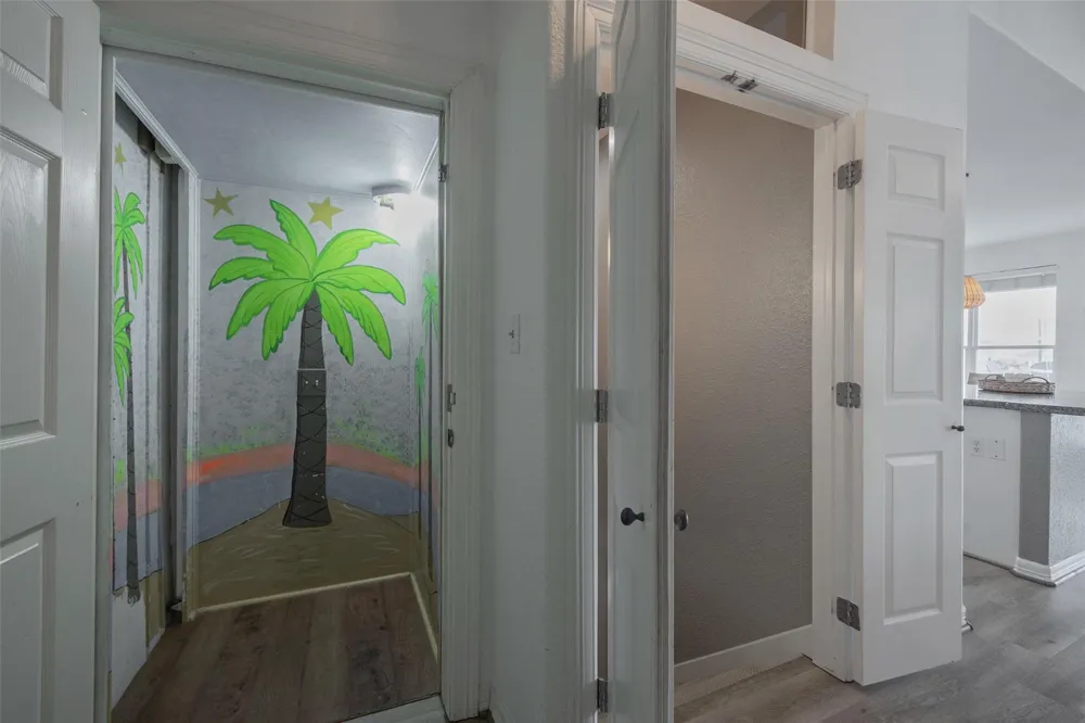 318 Sunset Circle Tiki Island, TX 77554