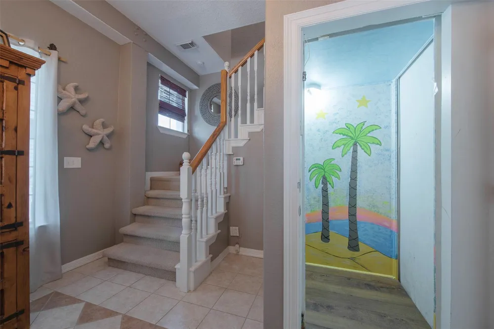 318 Sunset Circle Tiki Island, TX 77554