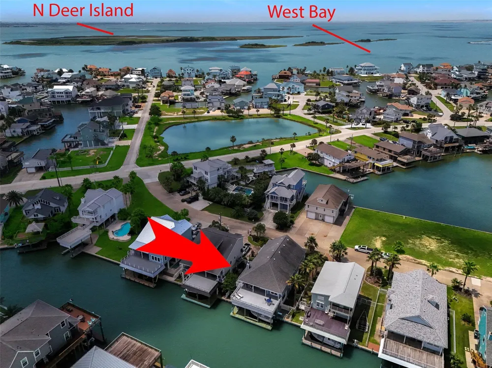 318 Sunset Circle Tiki Island, TX 77554
