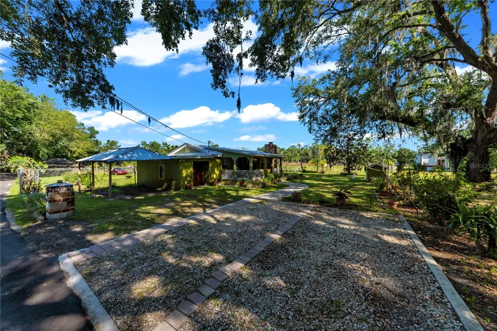 13610 ACKER ROAD Dover, FL 33527
