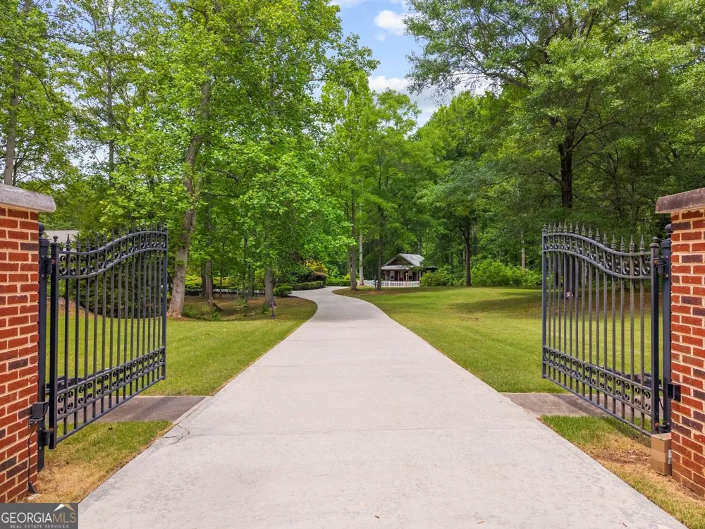 11905 Hutcheson Ferry RD Chattahoochee Hills, GA 30268