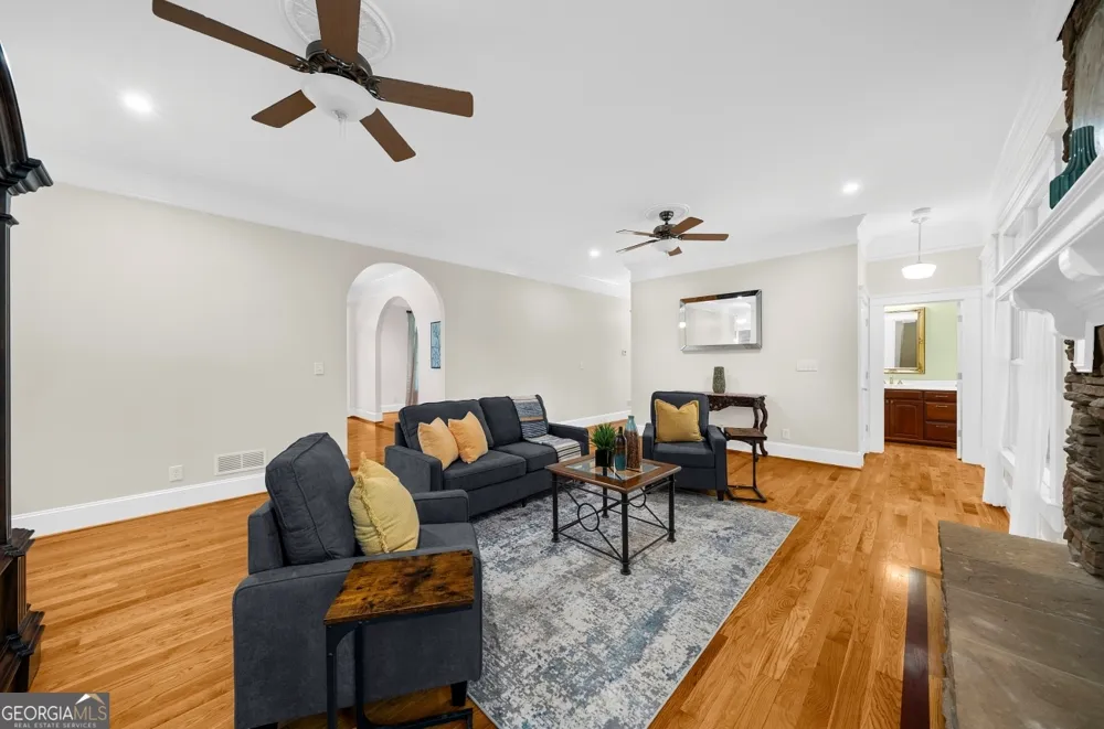 11905 Hutcheson Ferry RD Chattahoochee Hills, GA 30268