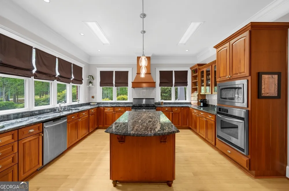 11905 Hutcheson Ferry RD Chattahoochee Hills, GA 30268