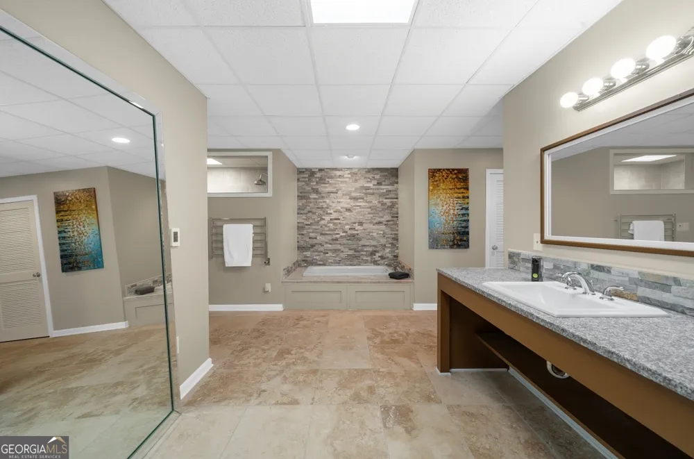 11905 Hutcheson Ferry RD Chattahoochee Hills, GA 30268