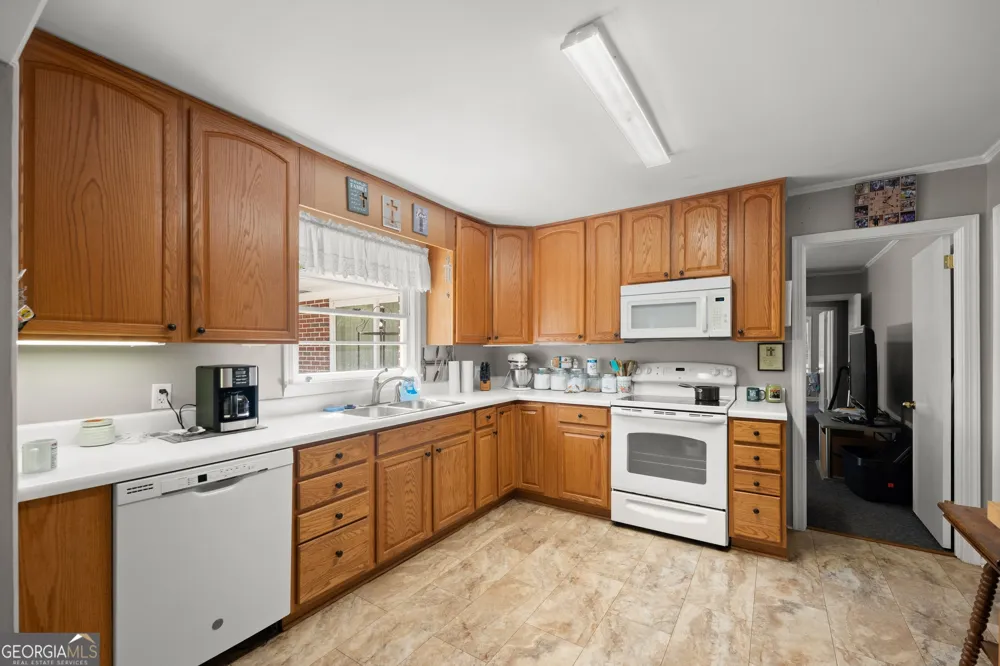 148 Moreland AVE Toccoa, GA 30577