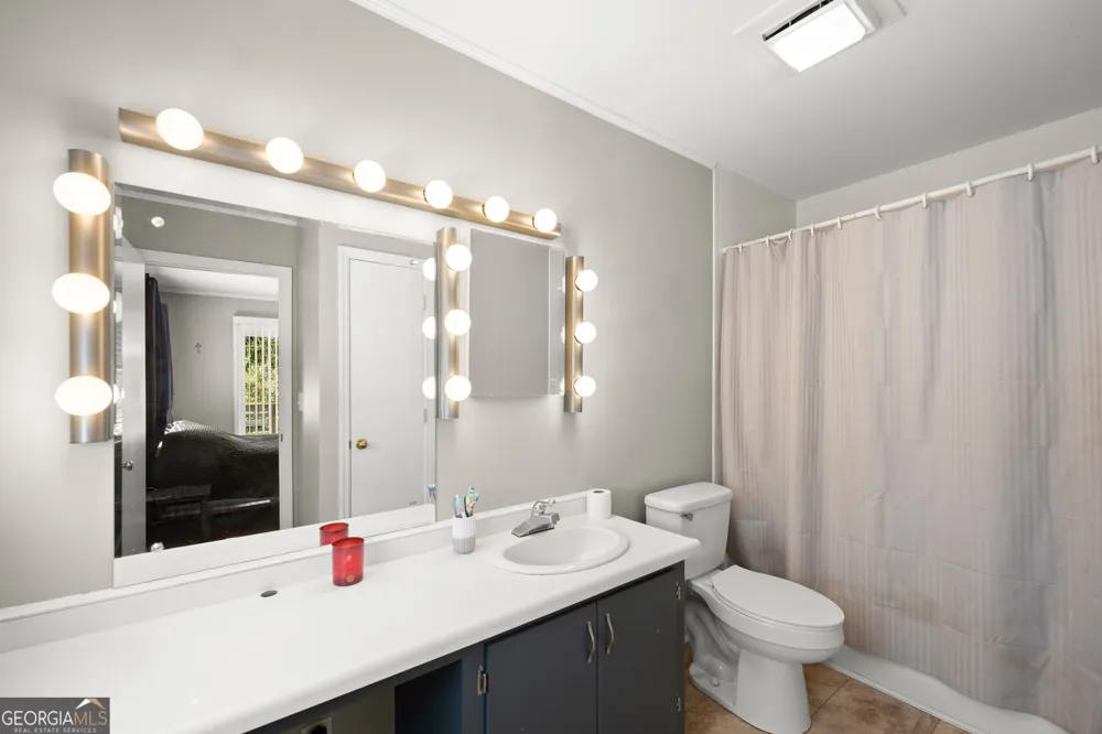 148 Moreland AVE Toccoa, GA 30577