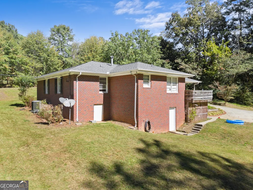 148 Moreland AVE Toccoa, GA 30577