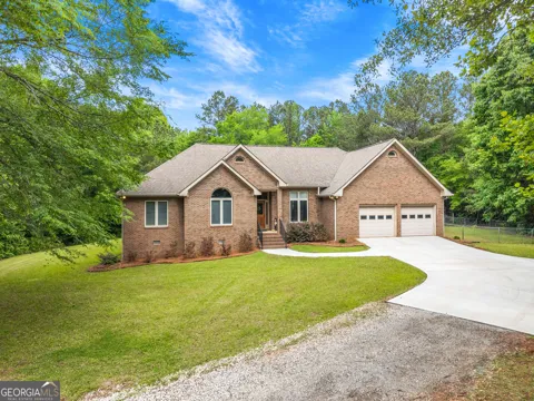 1370 Deerwood DR