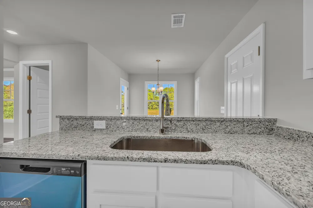 62 Sewell RD Lavonia, GA 30553