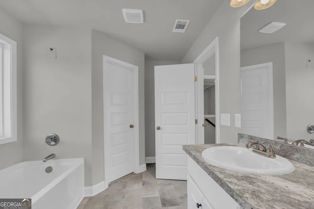 62 Sewell RD Lavonia, GA 30553