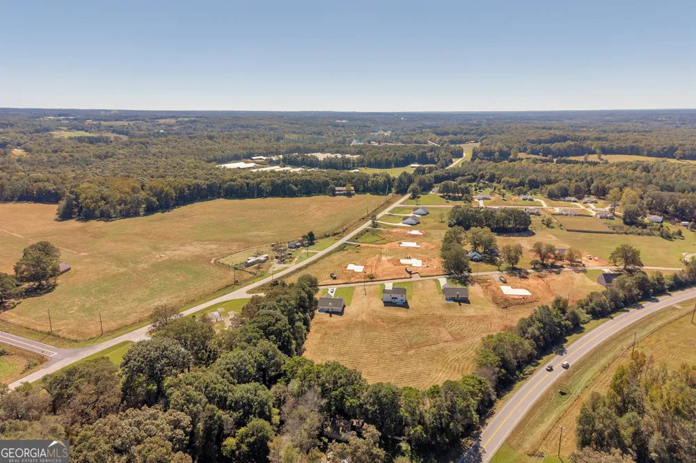 62 Sewell RD Lavonia, GA 30553