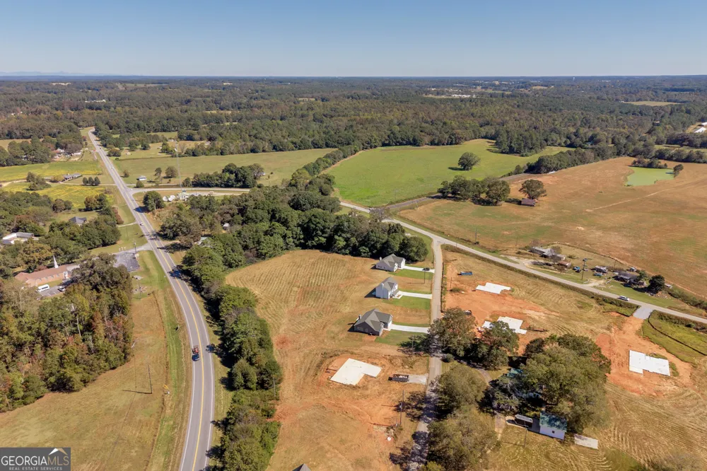 62 Sewell RD Lavonia, GA 30553