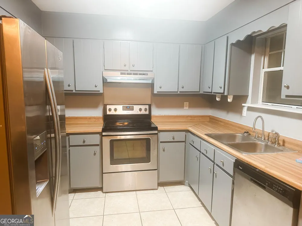 1100 Pineland AVE Hinesville, GA 31313