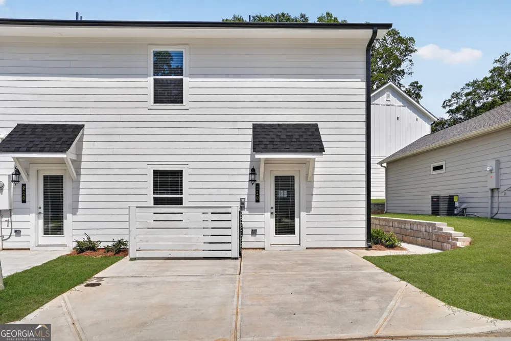 210 Maddux ST Fayetteville, GA 30214