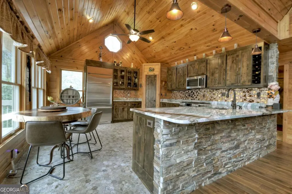 324 Cooper Creek DR Suches, GA 30572