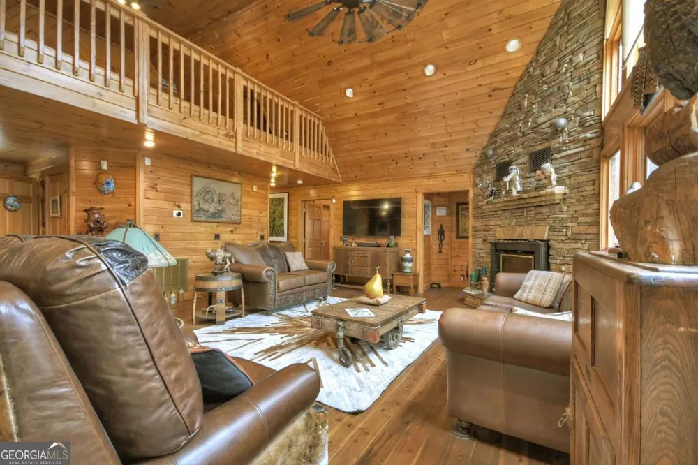 324 Cooper Creek DR Suches, GA 30572