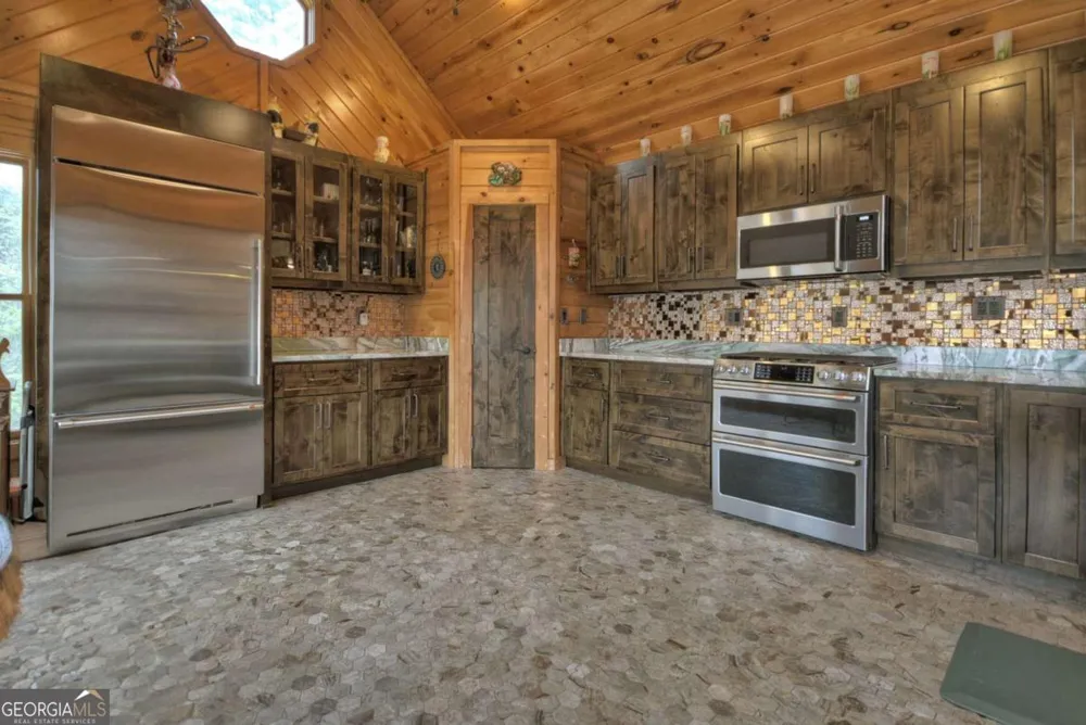 324 Cooper Creek DR Suches, GA 30572