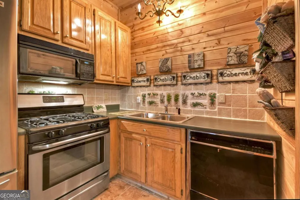 324 Cooper Creek DR Suches, GA 30572
