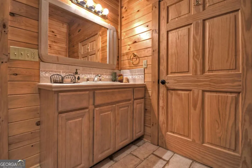 324 Cooper Creek DR Suches, GA 30572