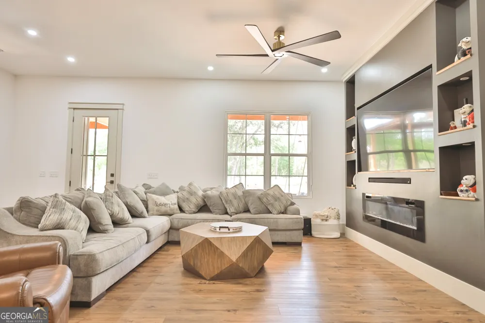 6034 Turkey Oak RD Blackshear, GA 31516