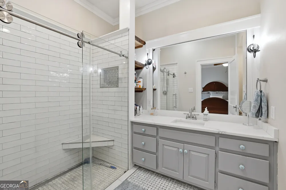 760 E Tugalo ST Toccoa, GA 30577