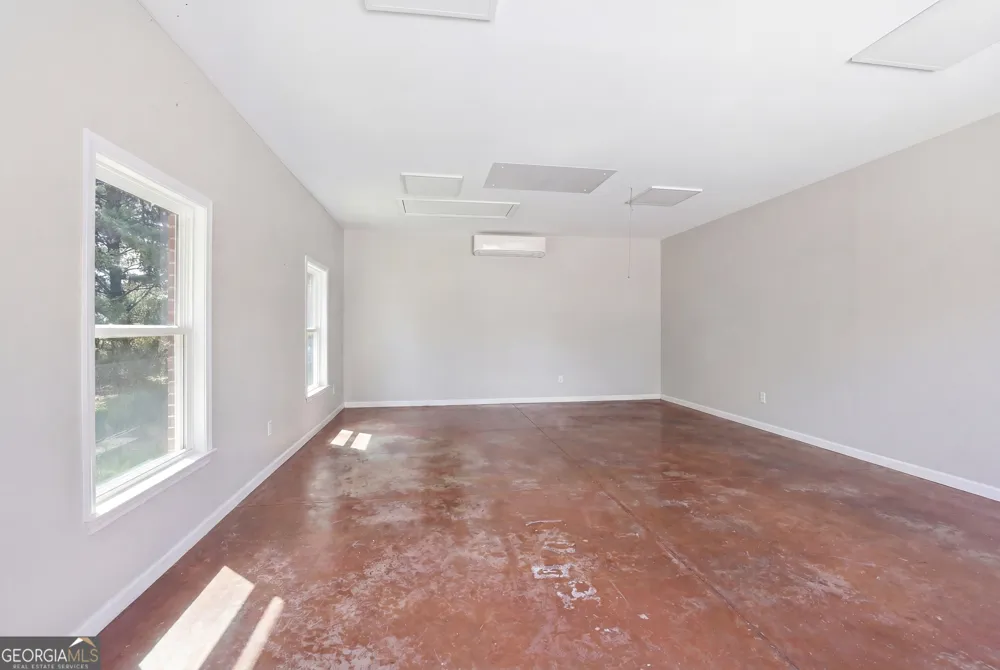 760 E Tugalo ST Toccoa, GA 30577