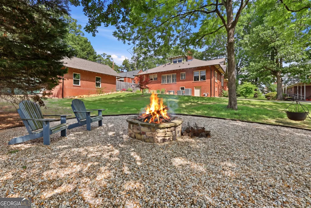 760 E Tugalo ST Toccoa, GA 30577