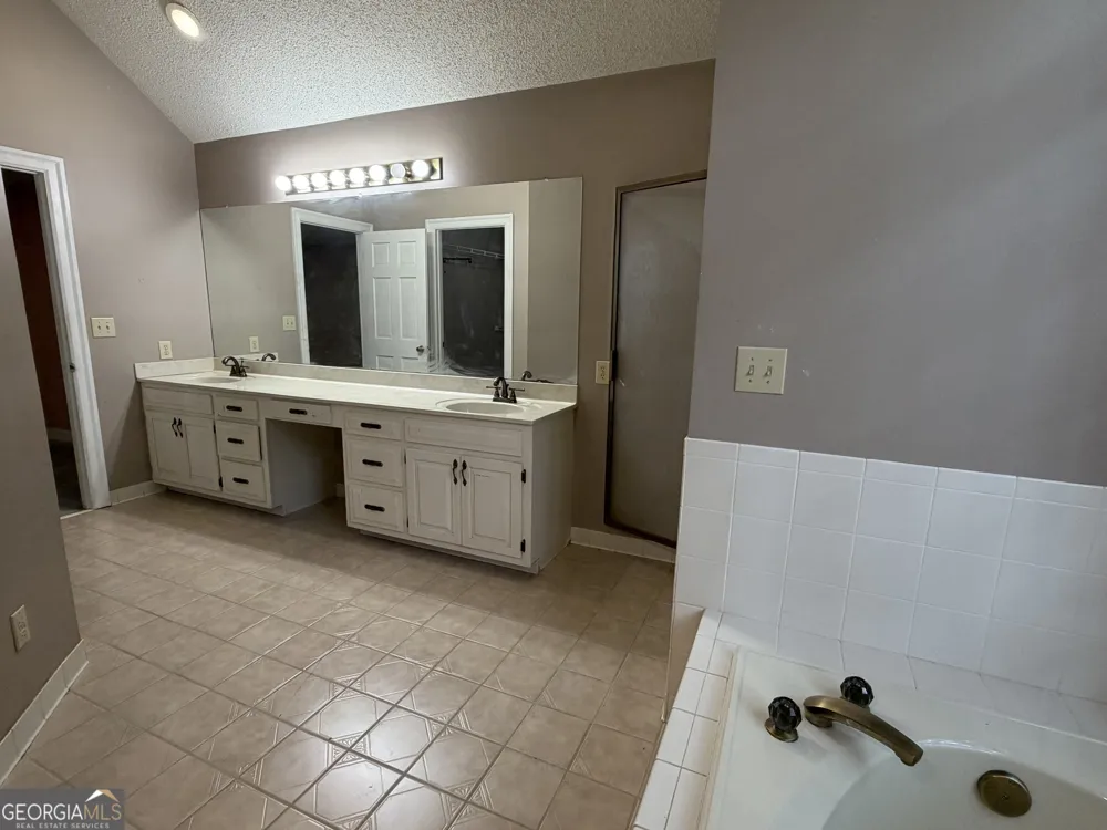 1207 Chennault DR Dublin, GA 31021