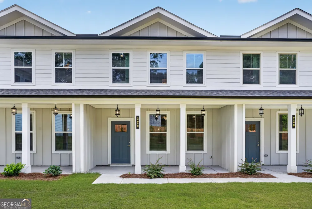 220 Maddux ST Fayetteville, GA 30214