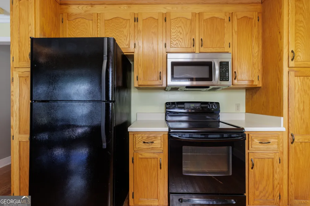 2303 S Sherwood DR Valdosta, GA 31602