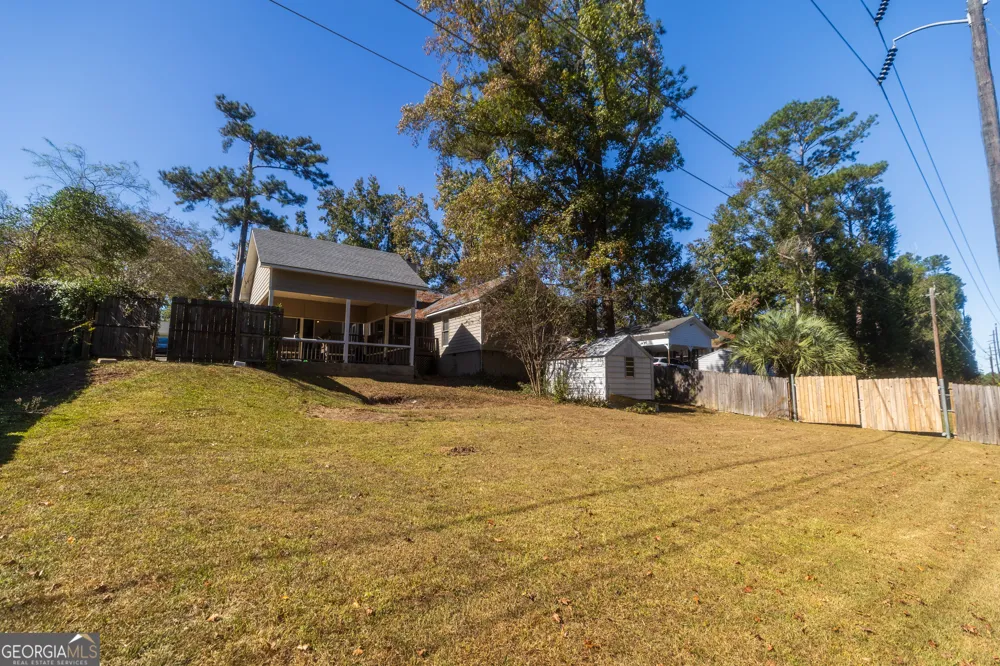 2303 S Sherwood DR Valdosta, GA 31602