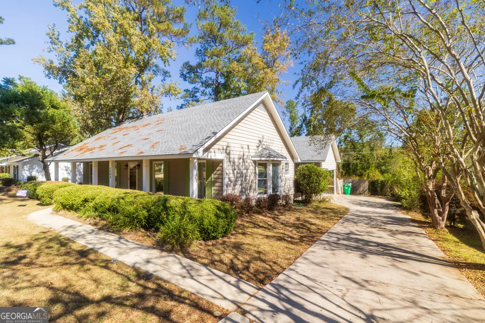 2303 S Sherwood DR Valdosta, GA 31602