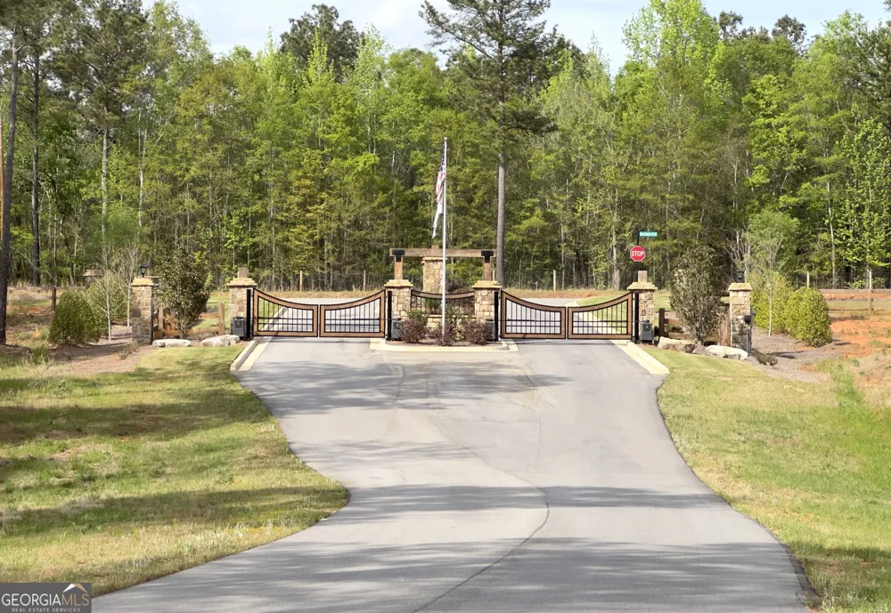 113 The Falls LN Milledgeville, GA 31061