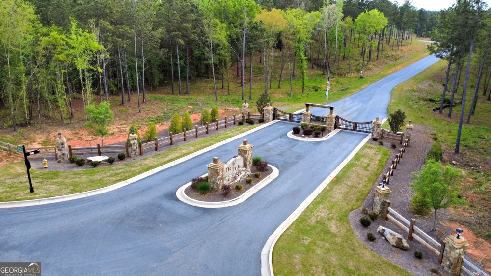 113 The Falls LN Milledgeville, GA 31061