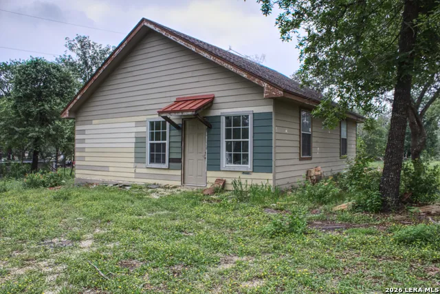 278 County Road 6862 Natalia, TX 78059