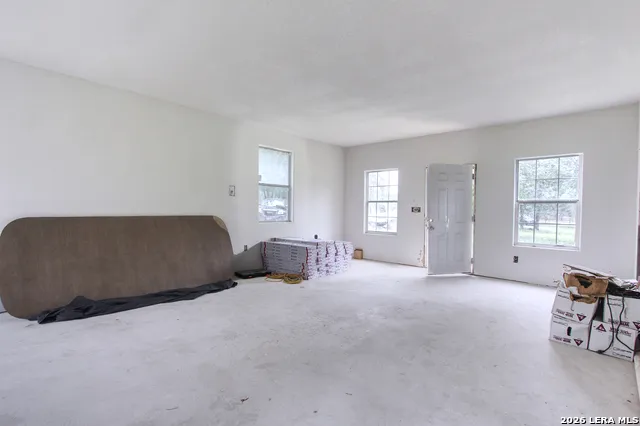 278 County Road 6862 Natalia, TX 78059