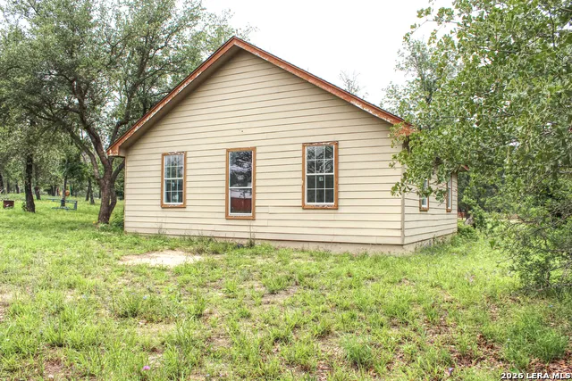 278 County Road 6862 Natalia, TX 78059