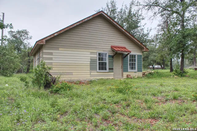 278 County Road 6862 Natalia, TX 78059