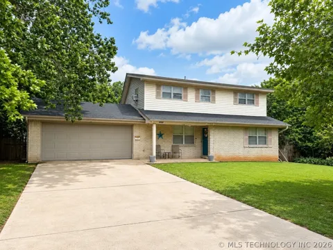 1813 Bellaire Circle