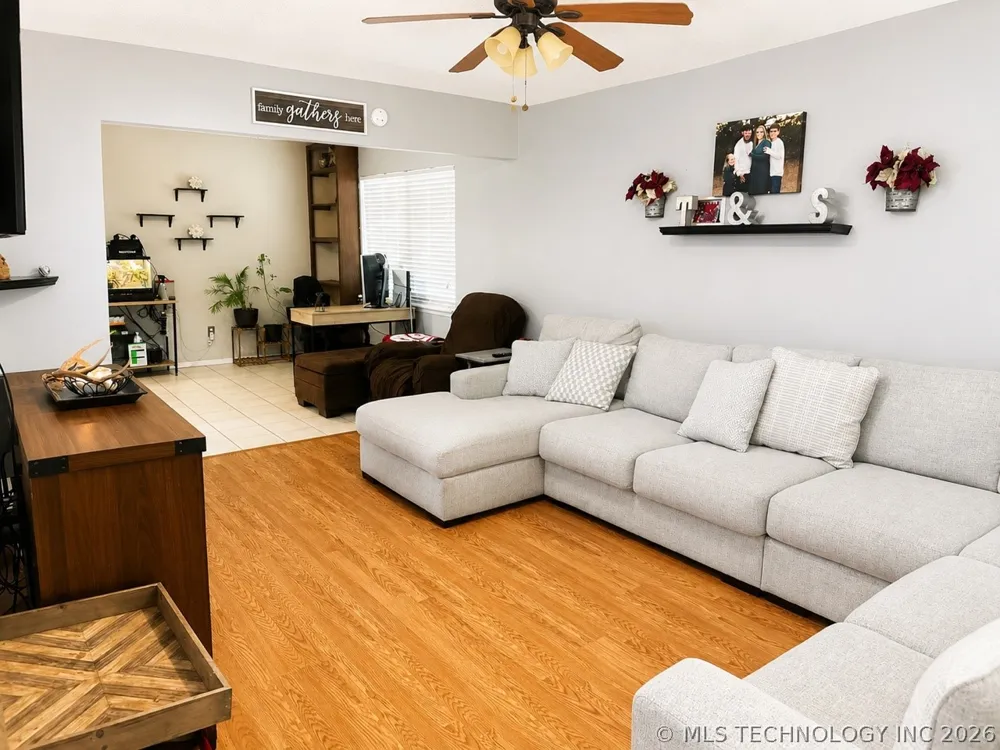 1813 Bellaire Circle Moore, OK 73160