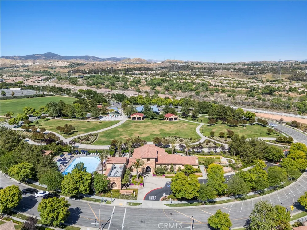 28356 Vela Way Valencia, CA 91354