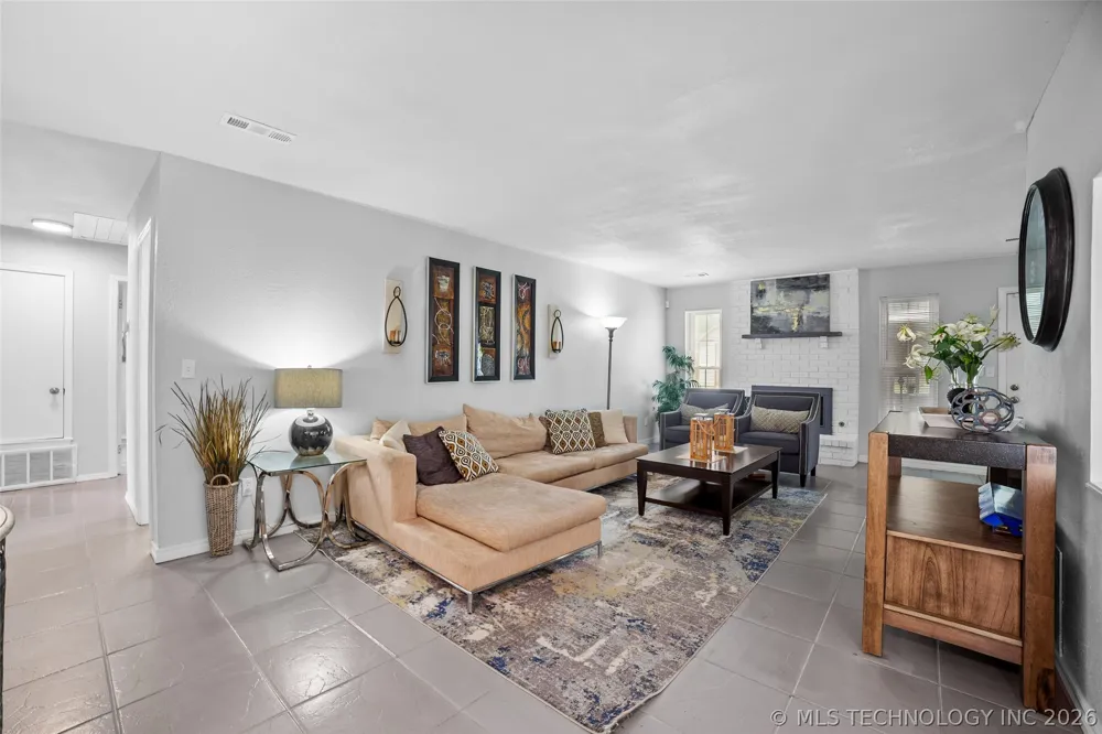 1816 S Nogales Avenue Tulsa, OK 74107